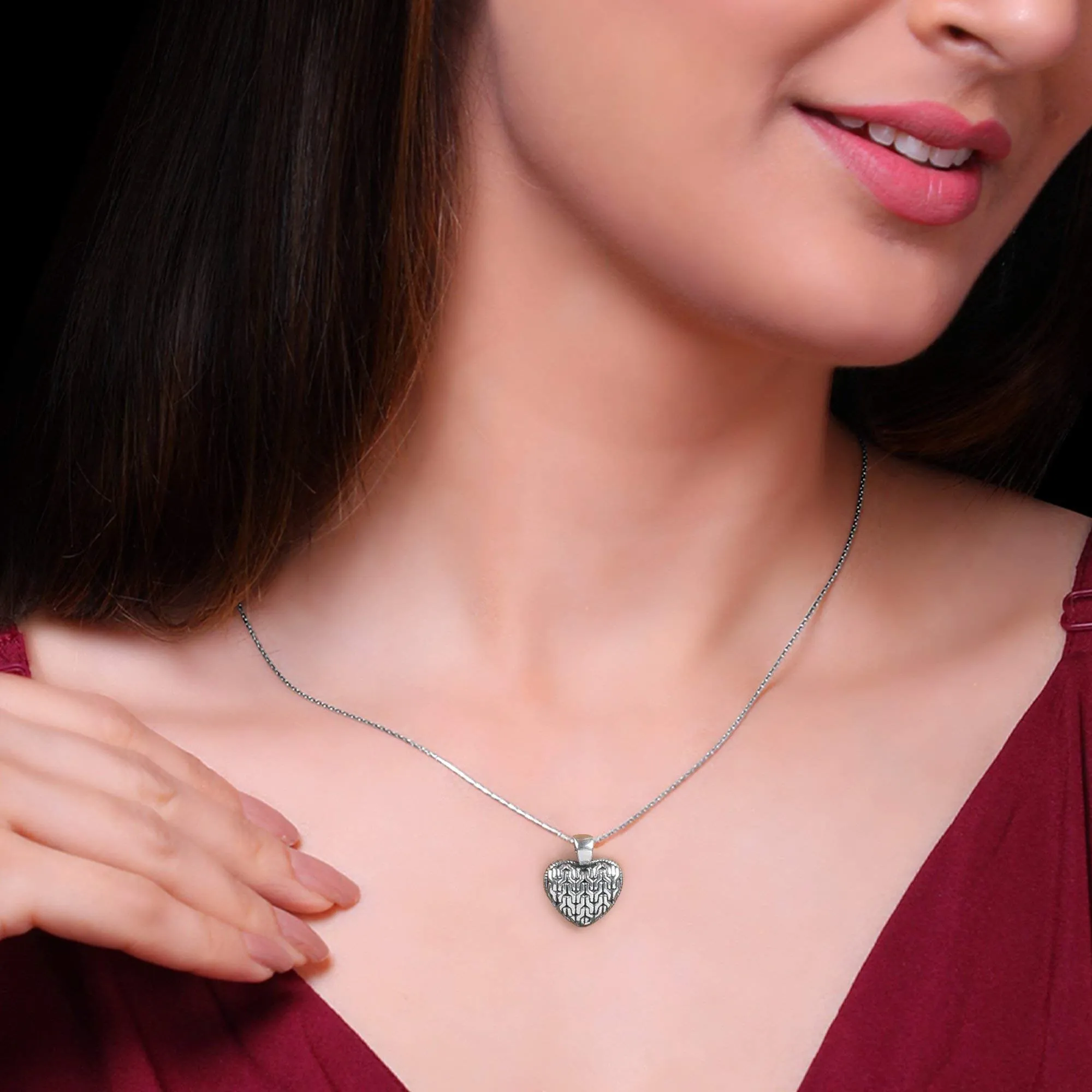 Avni  Oxidised Silver Charming Heart Pendant With Box Chain Necklace