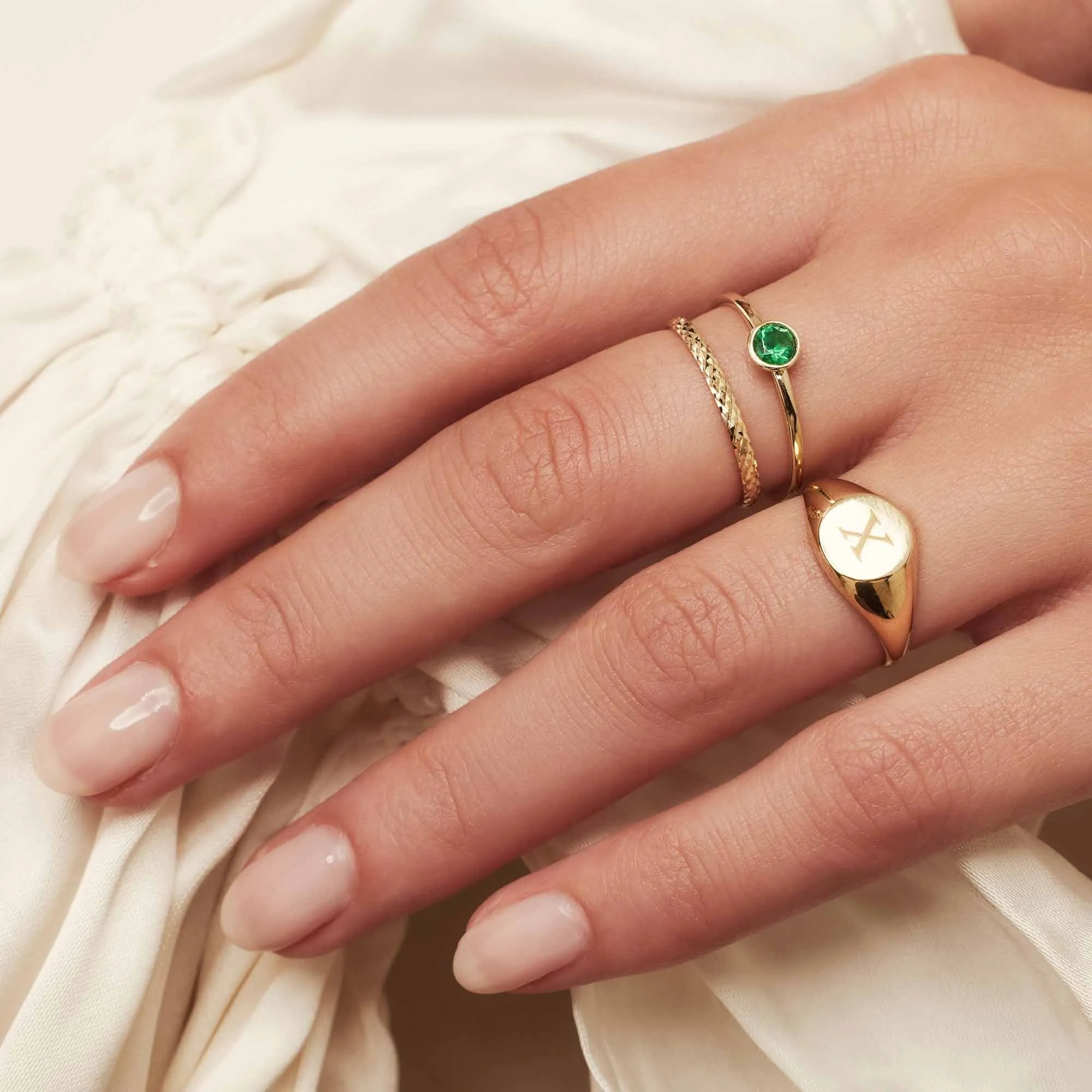 Baguette Olivia 14 karat gold ring with green zirconia