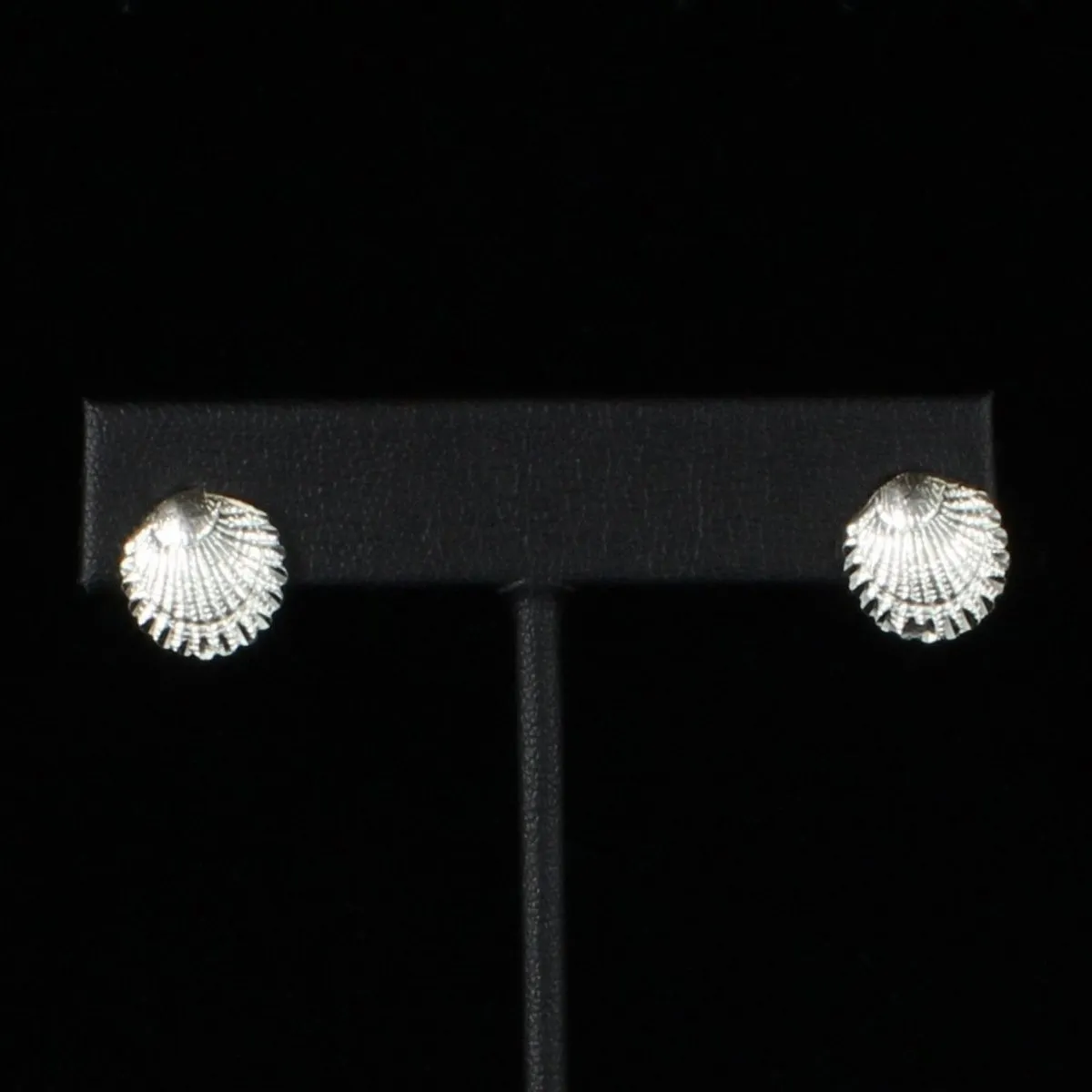 Large Clam Stopper Stud Earring