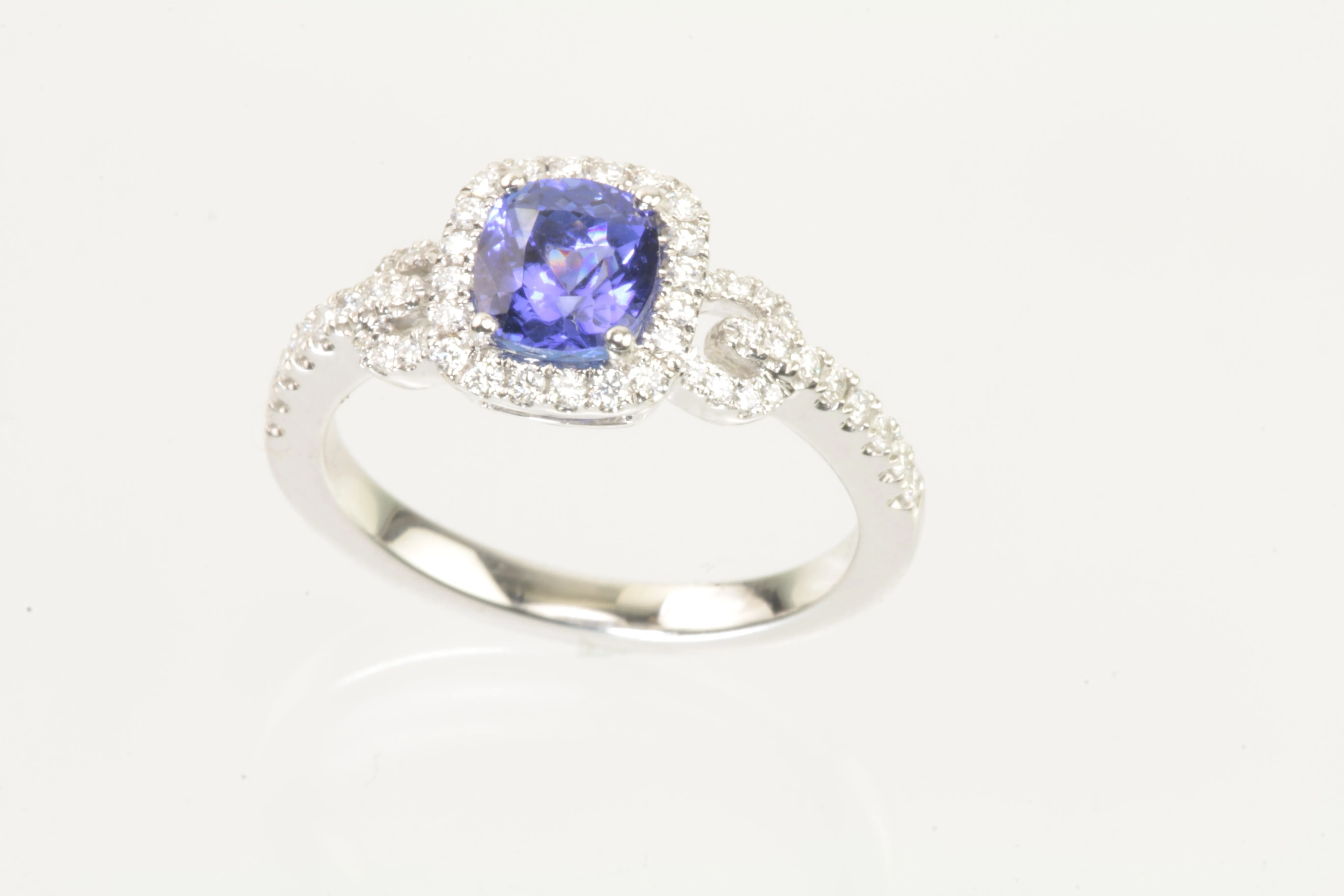 Tanzanite White Gold With Diamonds