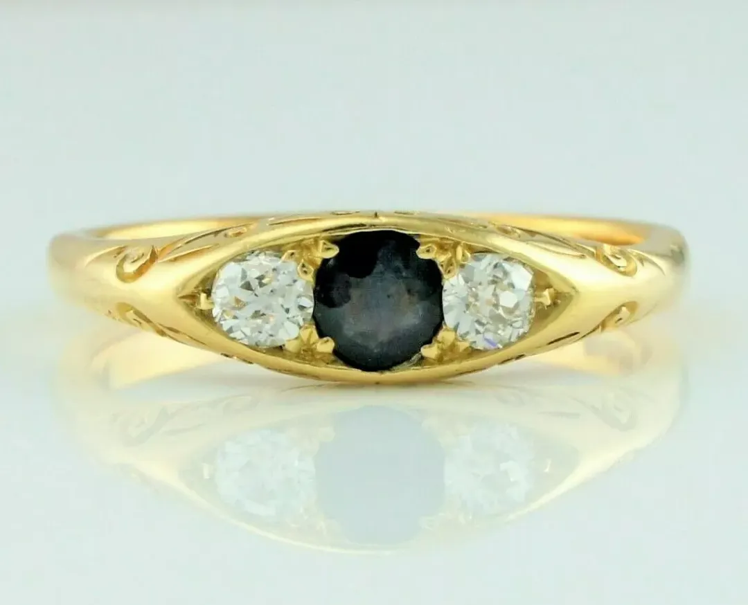 Vintage 22ct Yellow Gold Sapphire & Diamond Ring - Size P 1/2